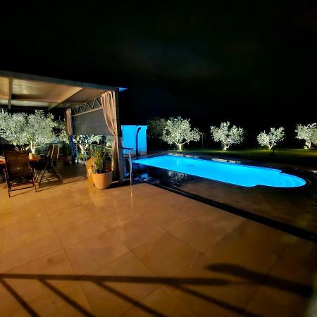 Naturia Holiday House Медулин Экстерьер фото