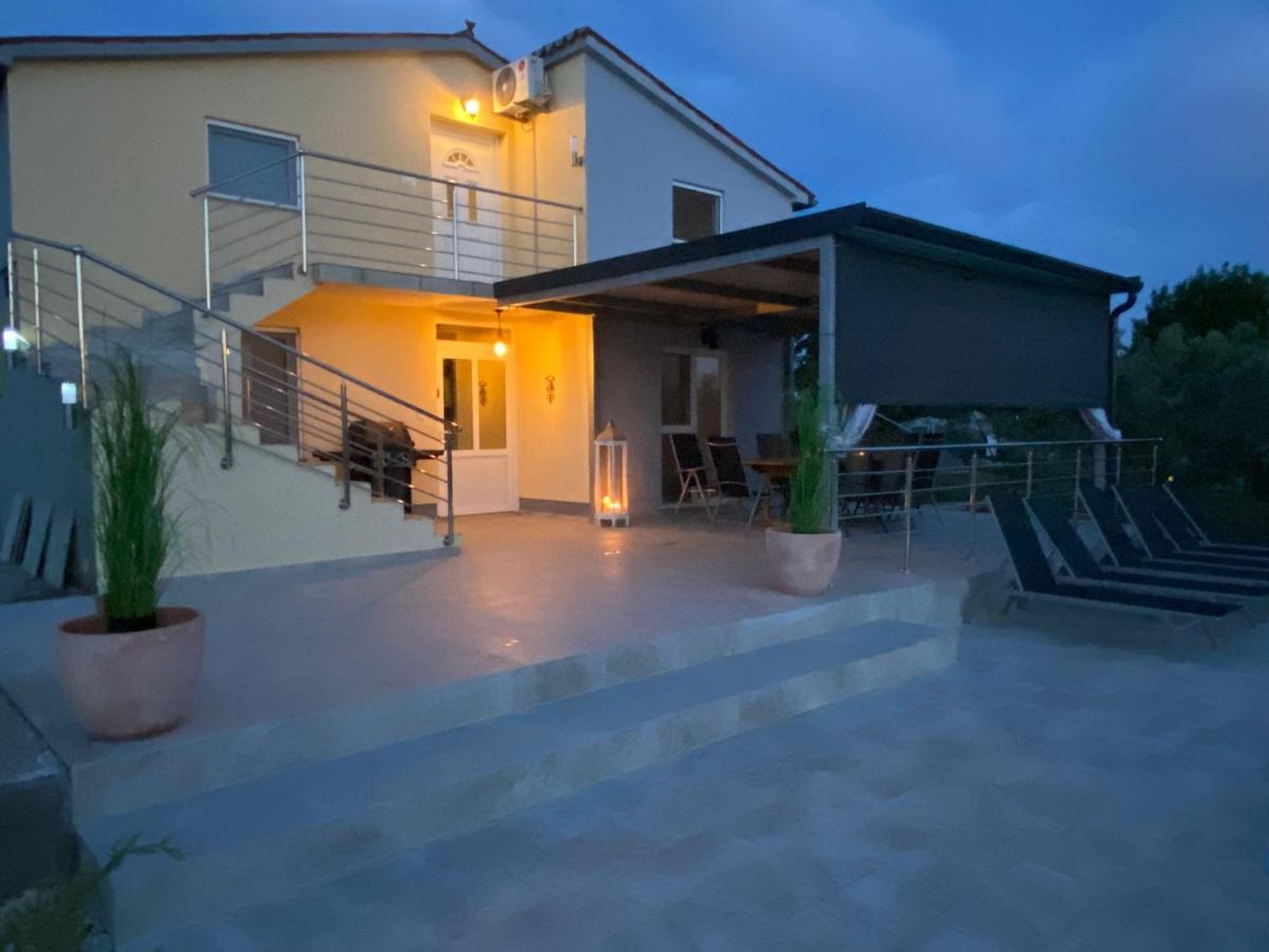 Naturia Holiday House Медулин Экстерьер фото
