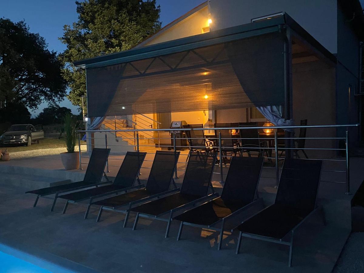 Naturia Holiday House Медулин Экстерьер фото