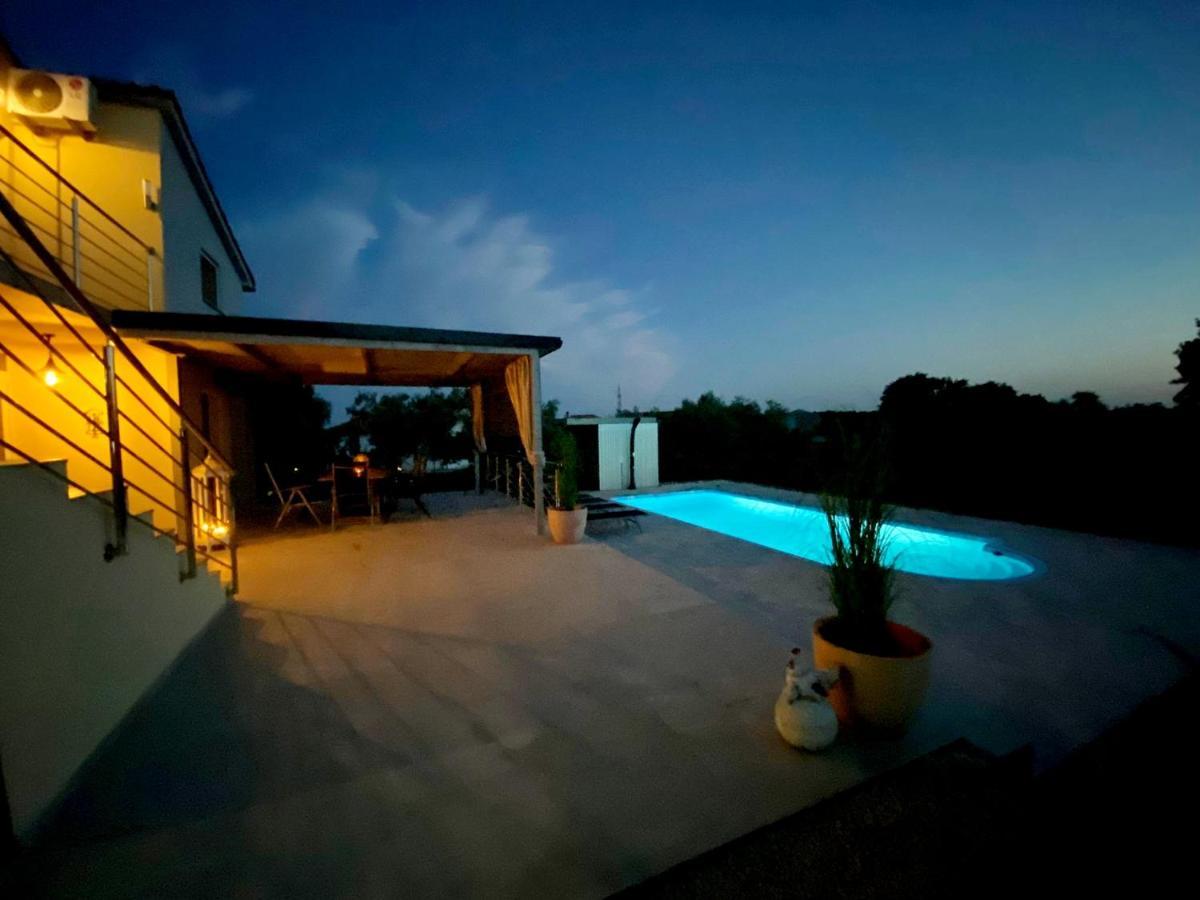 Naturia Holiday House Медулин Экстерьер фото
