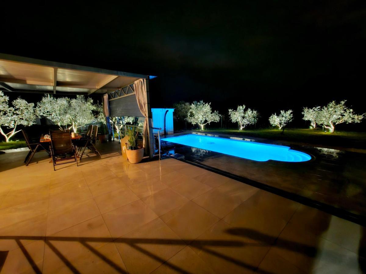 Naturia Holiday House Медулин Экстерьер фото