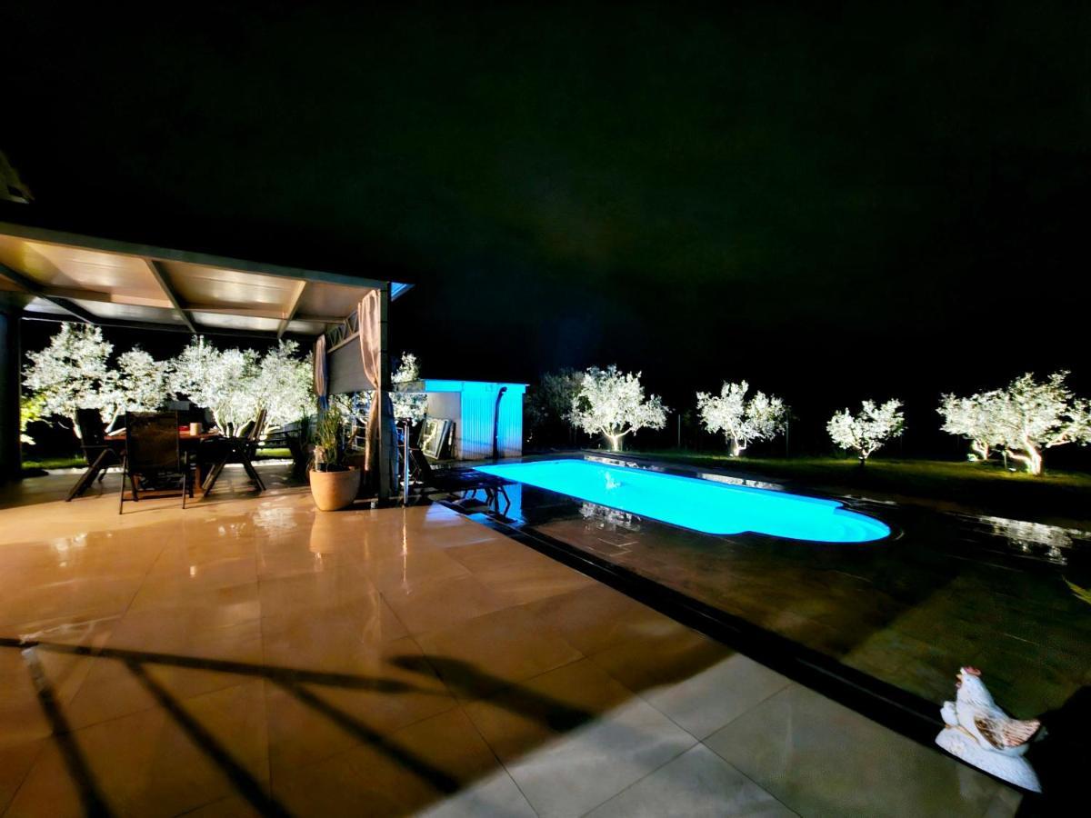 Naturia Holiday House Медулин Экстерьер фото